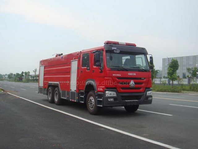 豪沃后双桥泡沫消防车图片